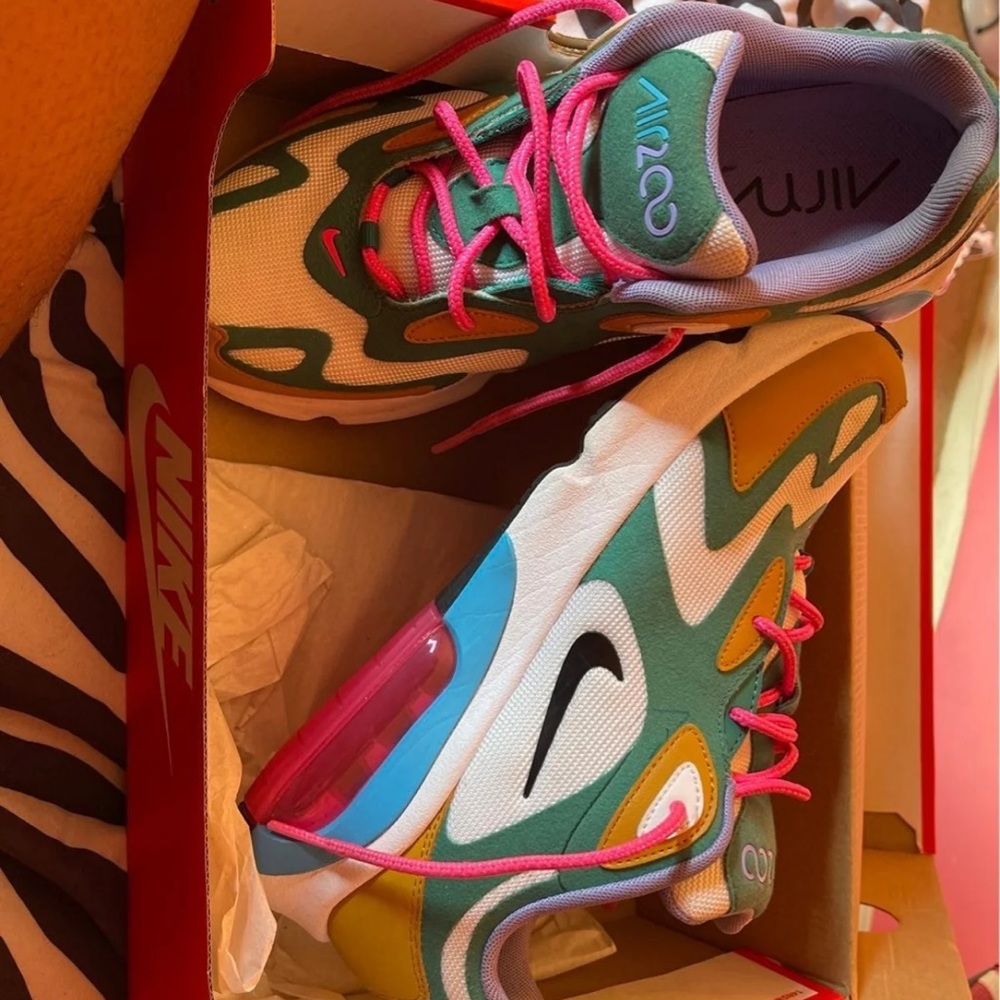 Women’s Nike air max 200 size 9.5